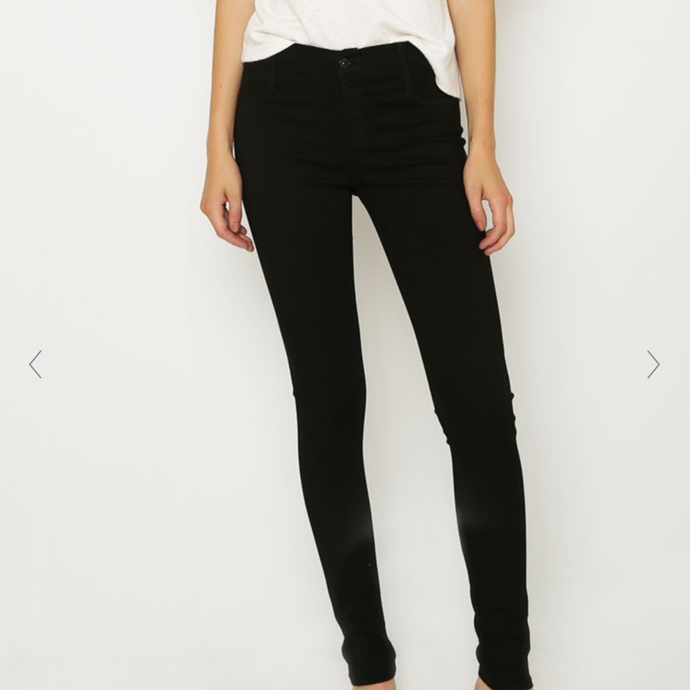 NWT James Jeans Twiggy Legging “Black” size 33